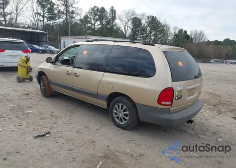 2000 Plymouth Voyager z USA, uszkodzony, nr VIN 1P4GP44R4YB556608